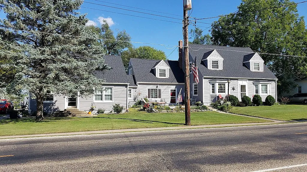 312 N Trivoli Rd photo 1