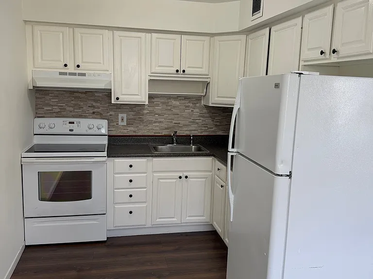227 Whiteland Ave — Photo 6