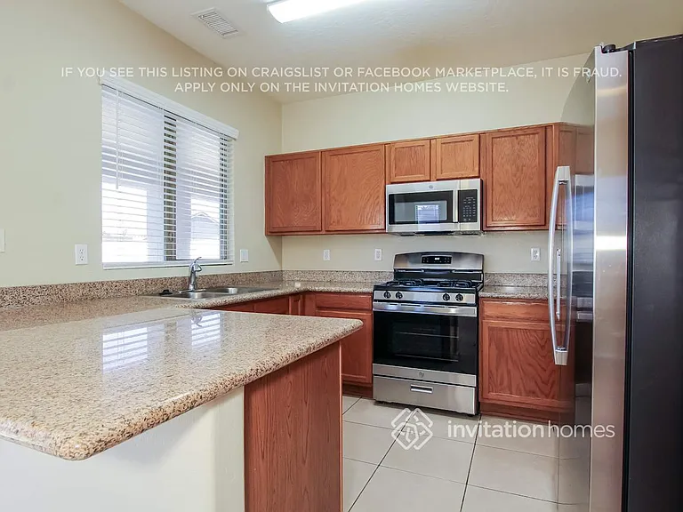 11179 W Berkeley Rd — Photo 7