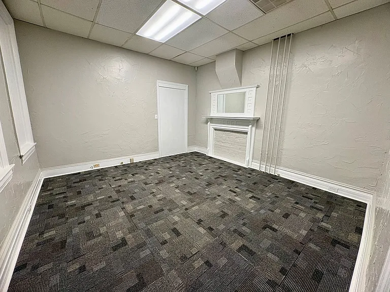 1366 W Market St — Photo 7