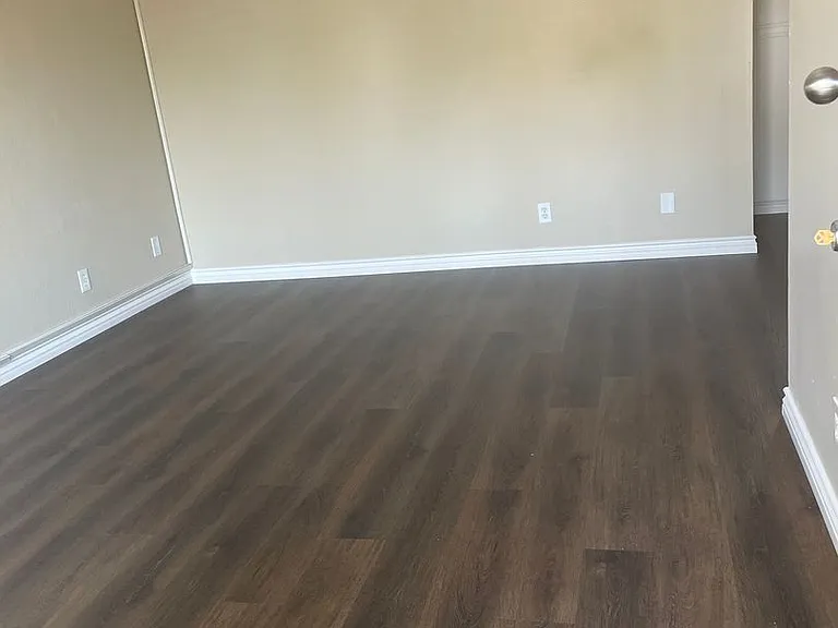 380 K St — Photo 2