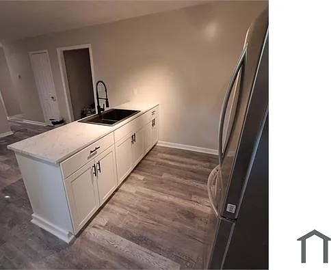 4 bed, 1200 sqft, $2,400 — Photo 3