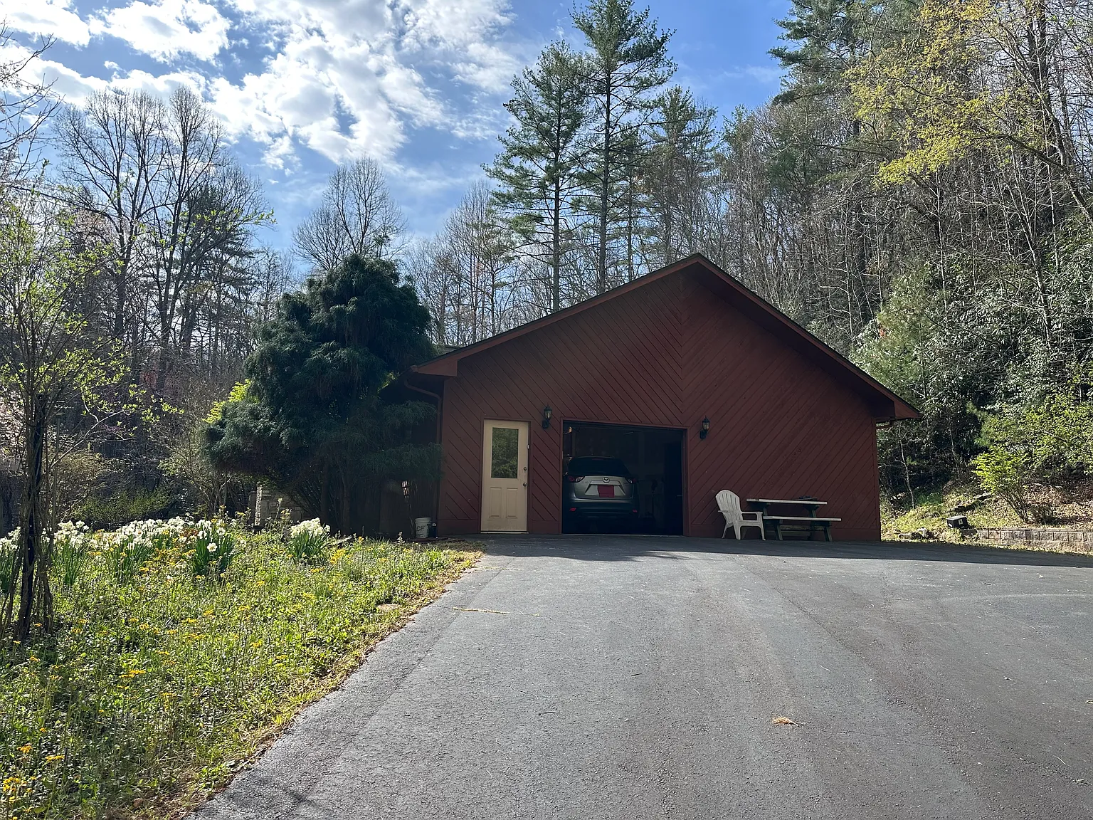 3 bed, 2394 sqft, $2,850 — Photo 2