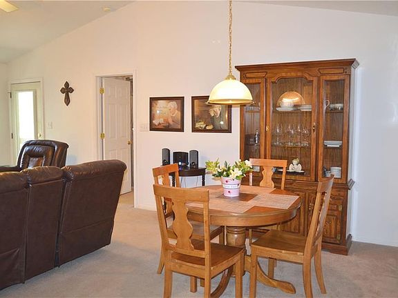 4th image of 475 Glenn Villa Ln Unit 145