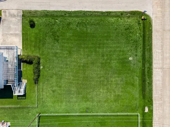 16534 John Davis Rd, Galveston, TX 77554