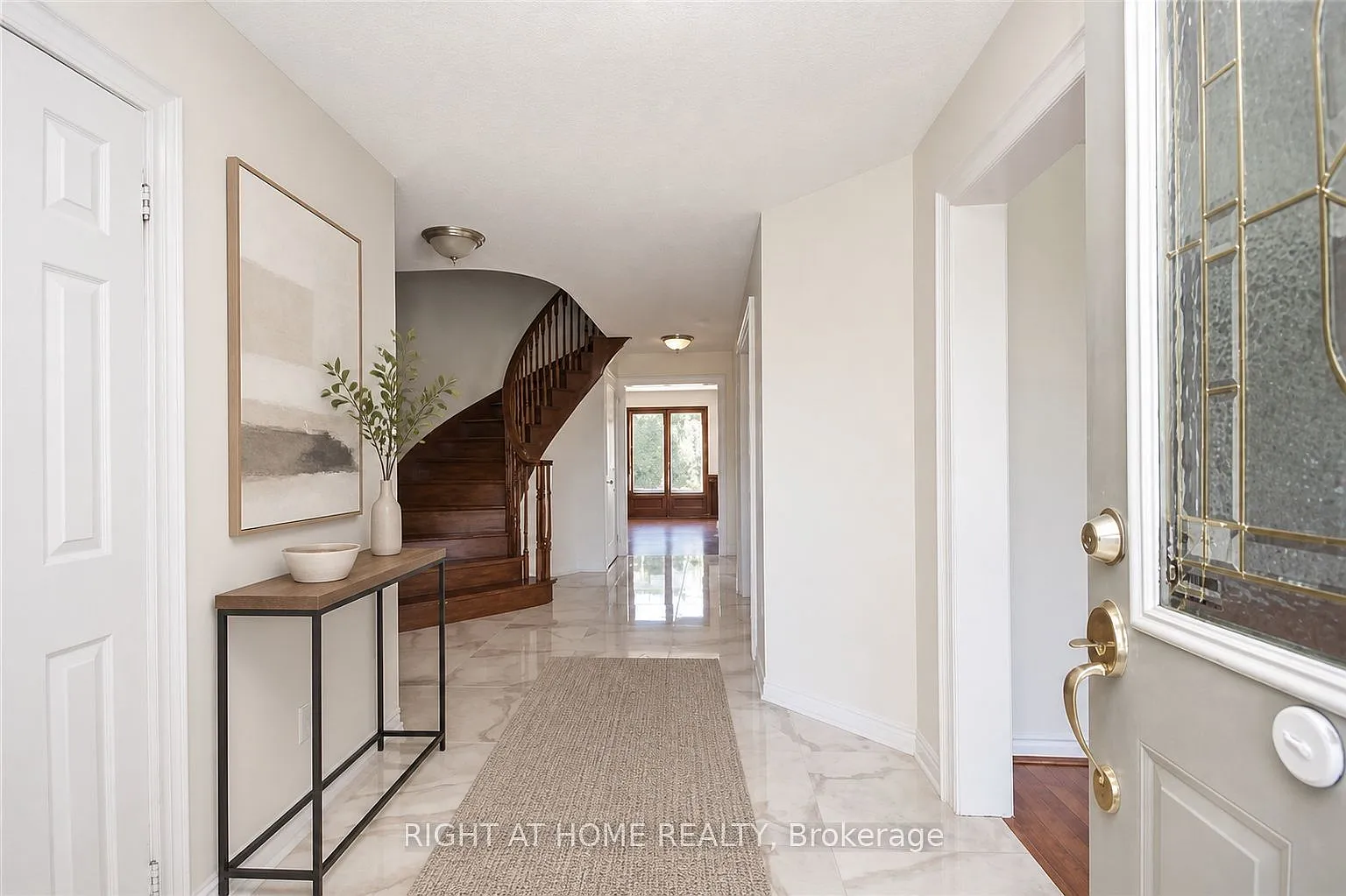 6 bed, $6,200 — Photo 2
