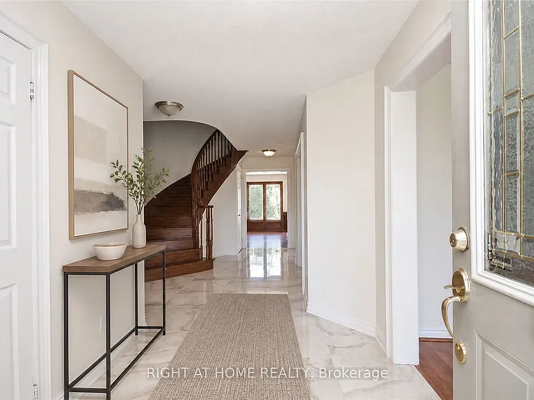 1466 Bayshire Dr — Photo 2