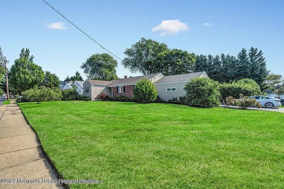 428 Monmouth Rd photo 1