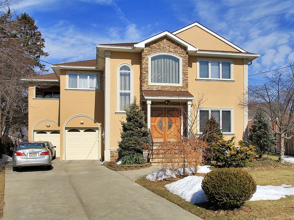 1st image of 37 Garden View Ter #1X