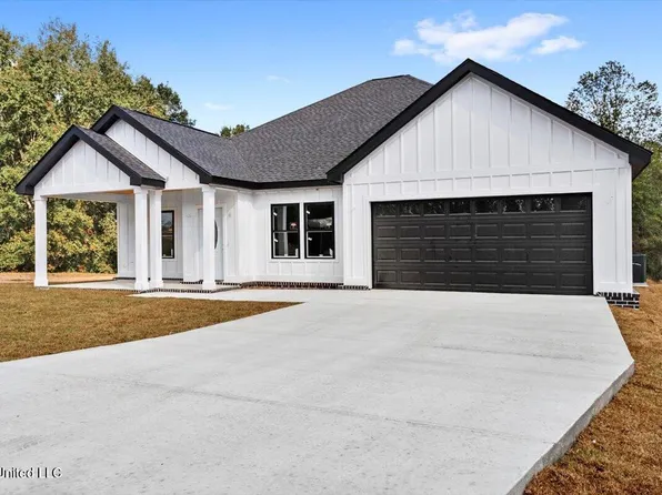 5800 Patrick Ln, Vancleave, MS 39565