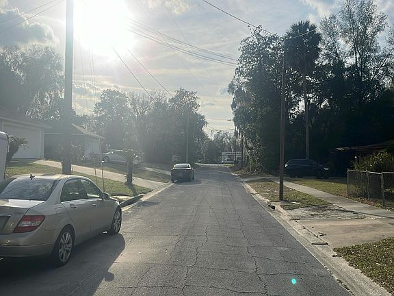 5th image of 709 W Mansfield St