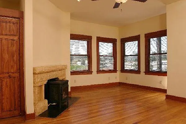 1 bed, 732 sqft, $1,895 — Photo 2