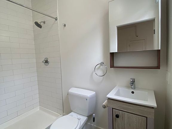3rd image of 1878 Market St APT 204