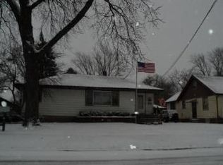 1102 N Madison St, Woodstock, IL 60098