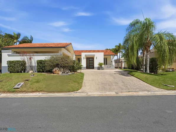 299 Camino De Los Cedros, Dorado, PR 00646