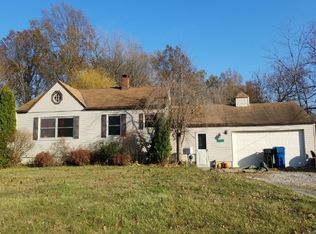 4537 Gladland Ave, North Olmsted, OH 44070