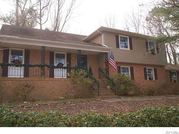 2nd image of 13045 Fairway Ln