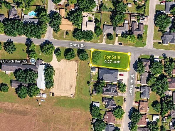 1800 Leissner St, Bay City, TX 77414