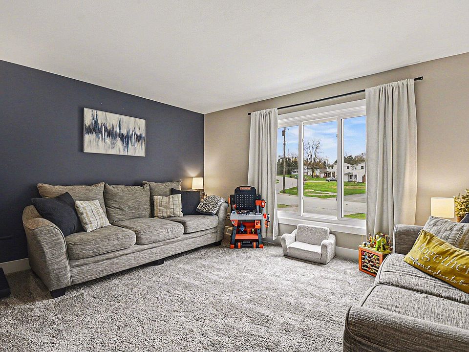 4327 Rezen Ct NE, Rockford, MI 49341 | Zillow