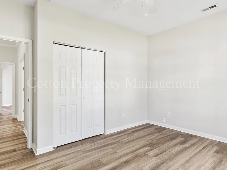 1010 Winterberry Cir — Photo 33