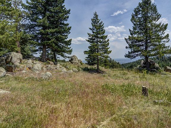 Views & Rock Outcroppings!