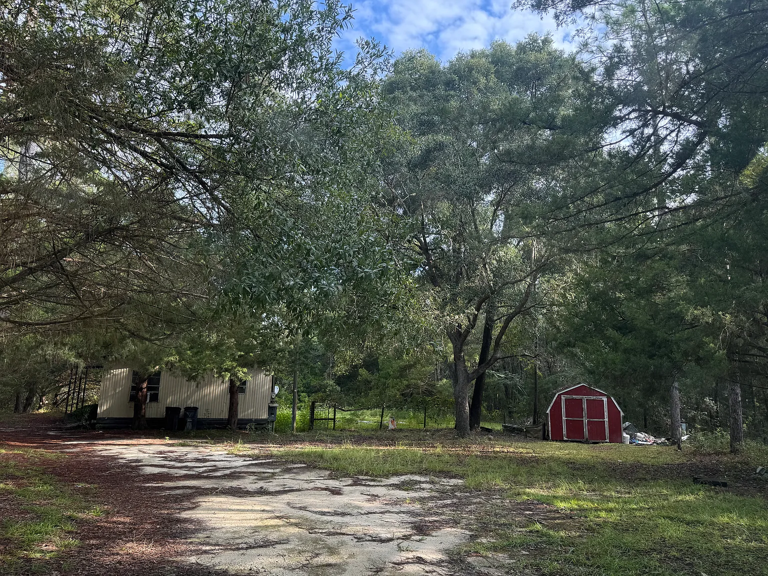 3 bed, 1380 sqft, $995 — Photo 1