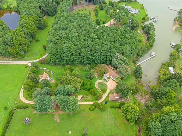 1368 Crab Neck Rd, Hudgins, VA 23076