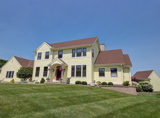 N4W30628 Maplefields Path, Waukesha, WI 53188