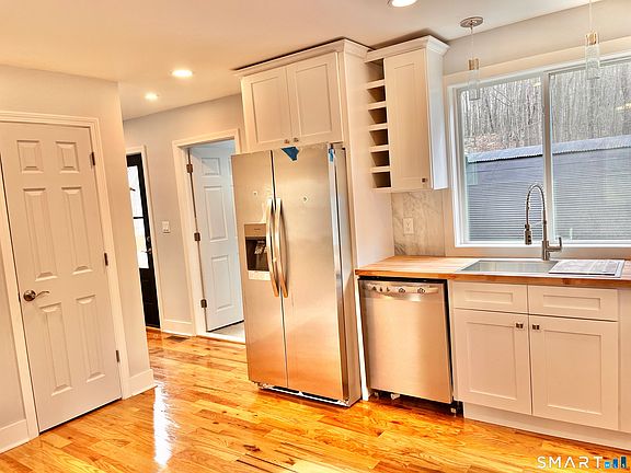 5th image of 44A Main Street