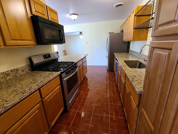 4th image of 69 Isleta Dr