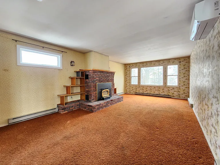 281 Wilson St — Photo 22