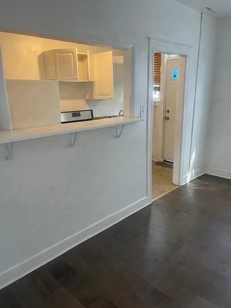 2 Bedroom in Belair-Edison! — Photo 3