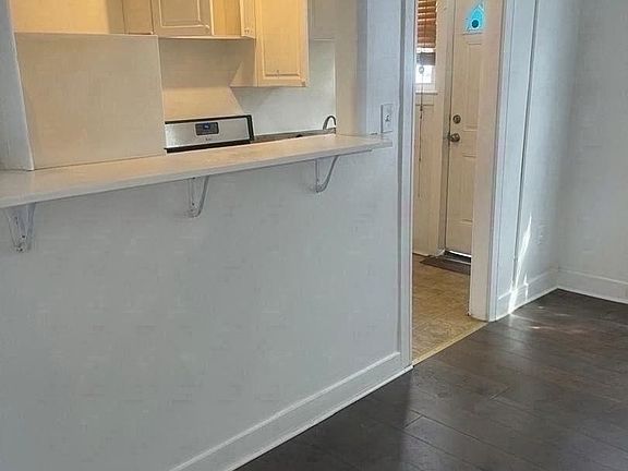 3rd image of 3437 Elmley Ave
