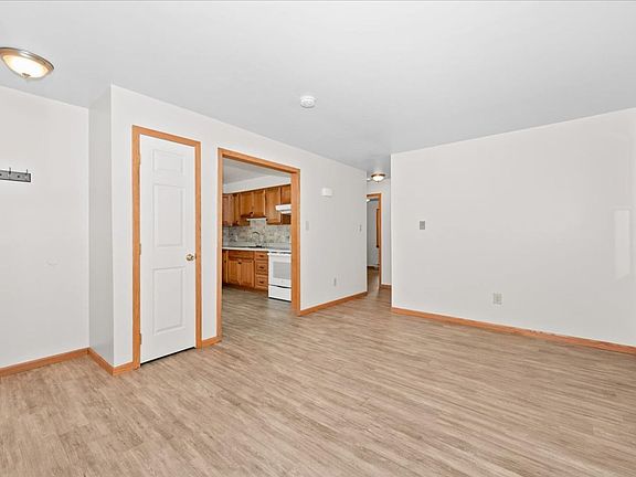 4th image of 30 W Wilson Blvd
