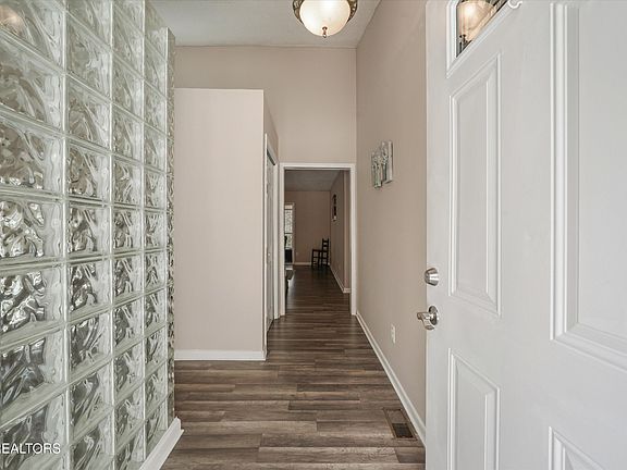 4th image of 532 Bruce Rd