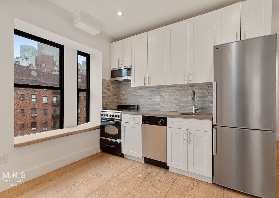 1st image of 401 E 50th St #C4