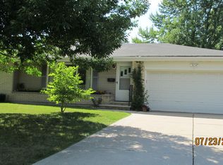 3606 Delahaut St, Green Bay, WI 54301