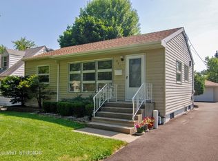 221 S Yale Ave, Addison, IL 60101