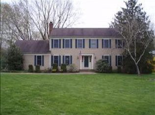 11 Harvest Ct, Clinton, NJ 08809