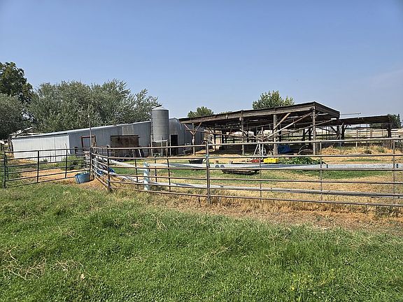 3rd image of 45707 S Morton Rd