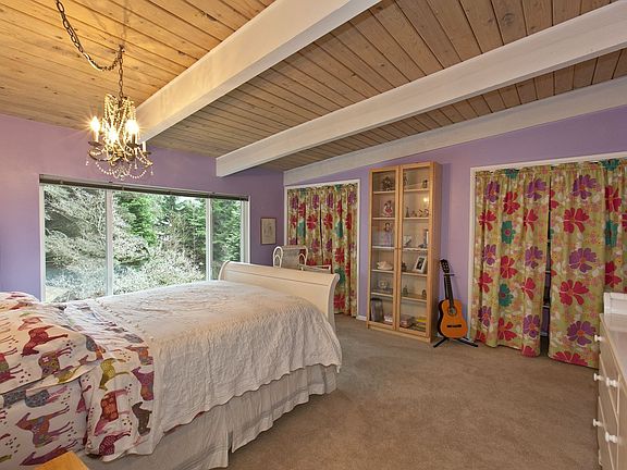 2nd Upstairs Bedroom