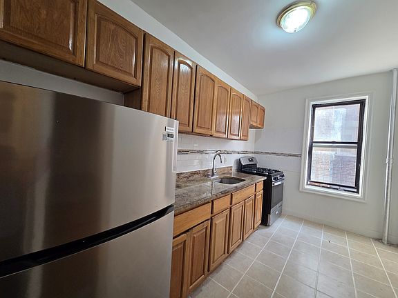 3rd image of 3230 Steuben Ave APT A7