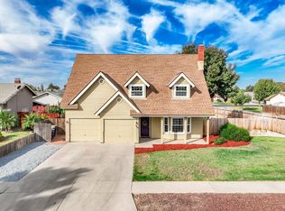 1425 Pine Dr, Lemoore, CA 93245