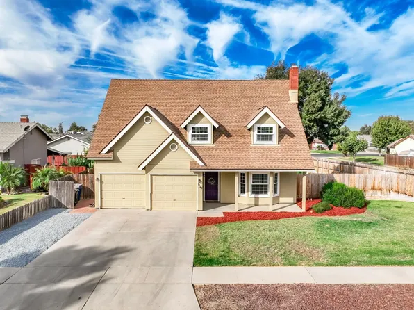 1425 Pine Dr, Lemoore, CA 93245