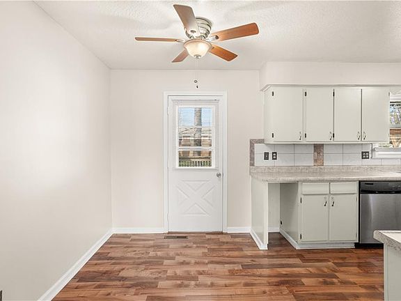 5th image of 303 SW 5th St