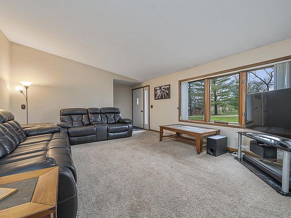 4th image of 3858 Whitfield Dr
