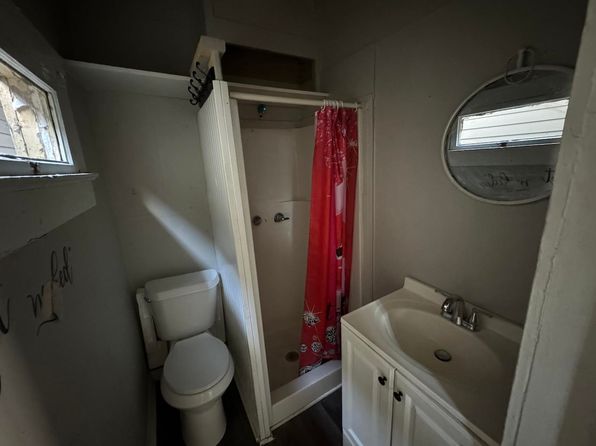 baton-rouge-louisiana-443611841 picture