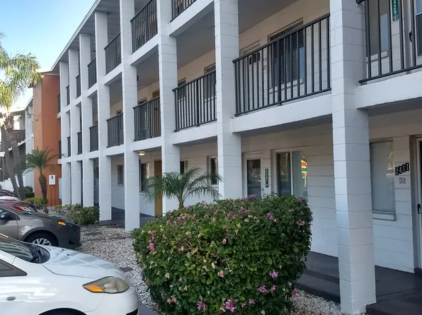 2411 Flamingo Blvd, Bradenton, FL 34207