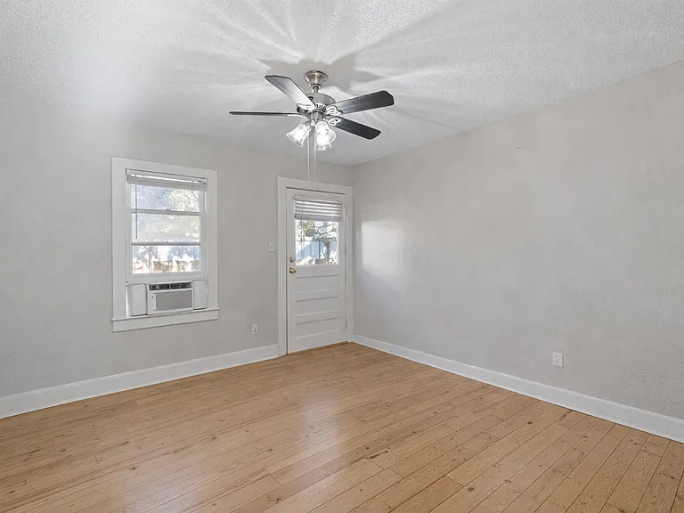 1202 E 29th St — Photo 18