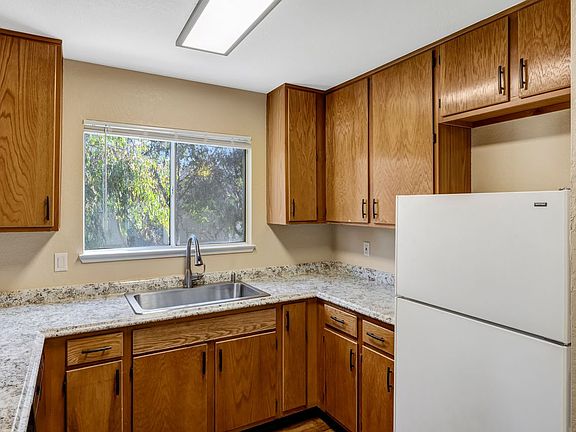 5th image of 3330 Del Monte Blvd #Efbf58cba